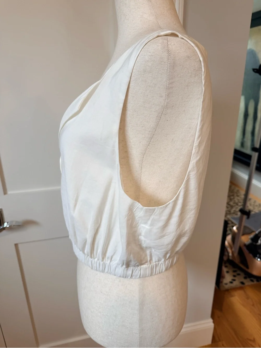 Reformation White Label Detail Cropped Blouse - Picture 3 of 12